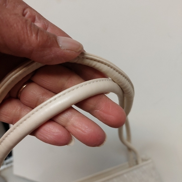 Vintage* Tannery Row Pearl White Vinyl? Basket Weave Bag - Picture 7 of 16